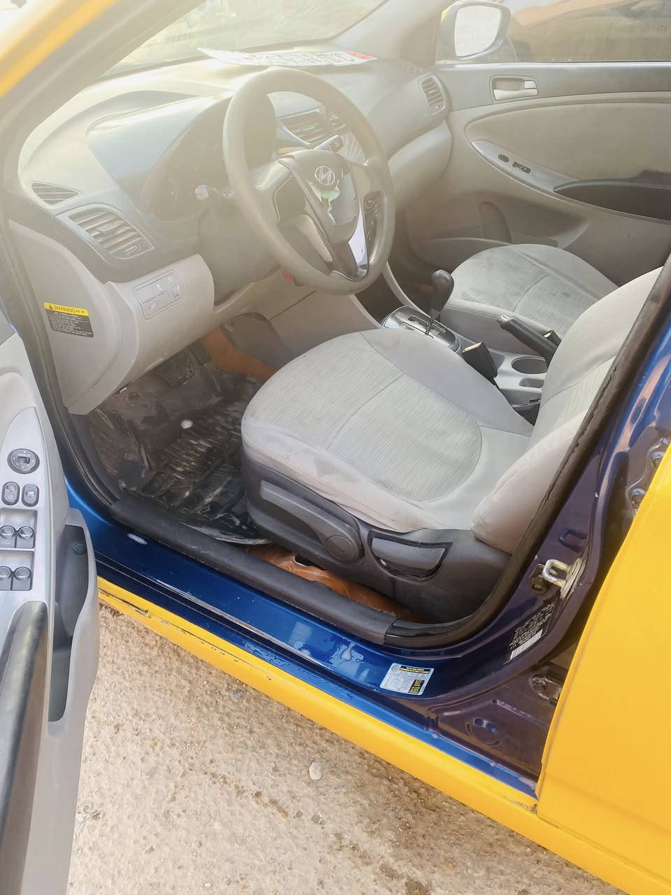 السلام عليكم اكسنت ابيعههه على حادثههه ٢٠١٥ارقام وسنويه جديدات سياره شغاله  تمشي اي نقص مابيههه اي شي جاهزه من كلشي رقم*********** العنوان بغداد
