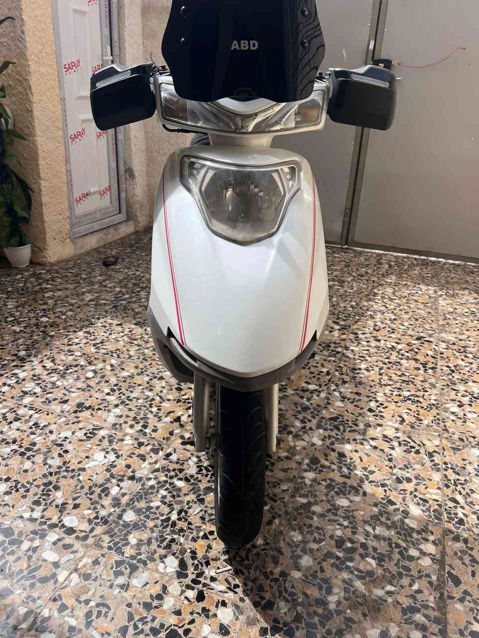 سلام عليكم دراجه سبيسي سرعه 120 دراجه نكره سلف هندى تايرات جدد كهربائيات شغاله كفرات بلاده  ادراجه بدايه تبخير  دراجه خير من الله كامله مابيه نقص لسعر 350 وبيهه مجال مكان الحسينيه راشديه رقم  ‏‪***********‬‏
