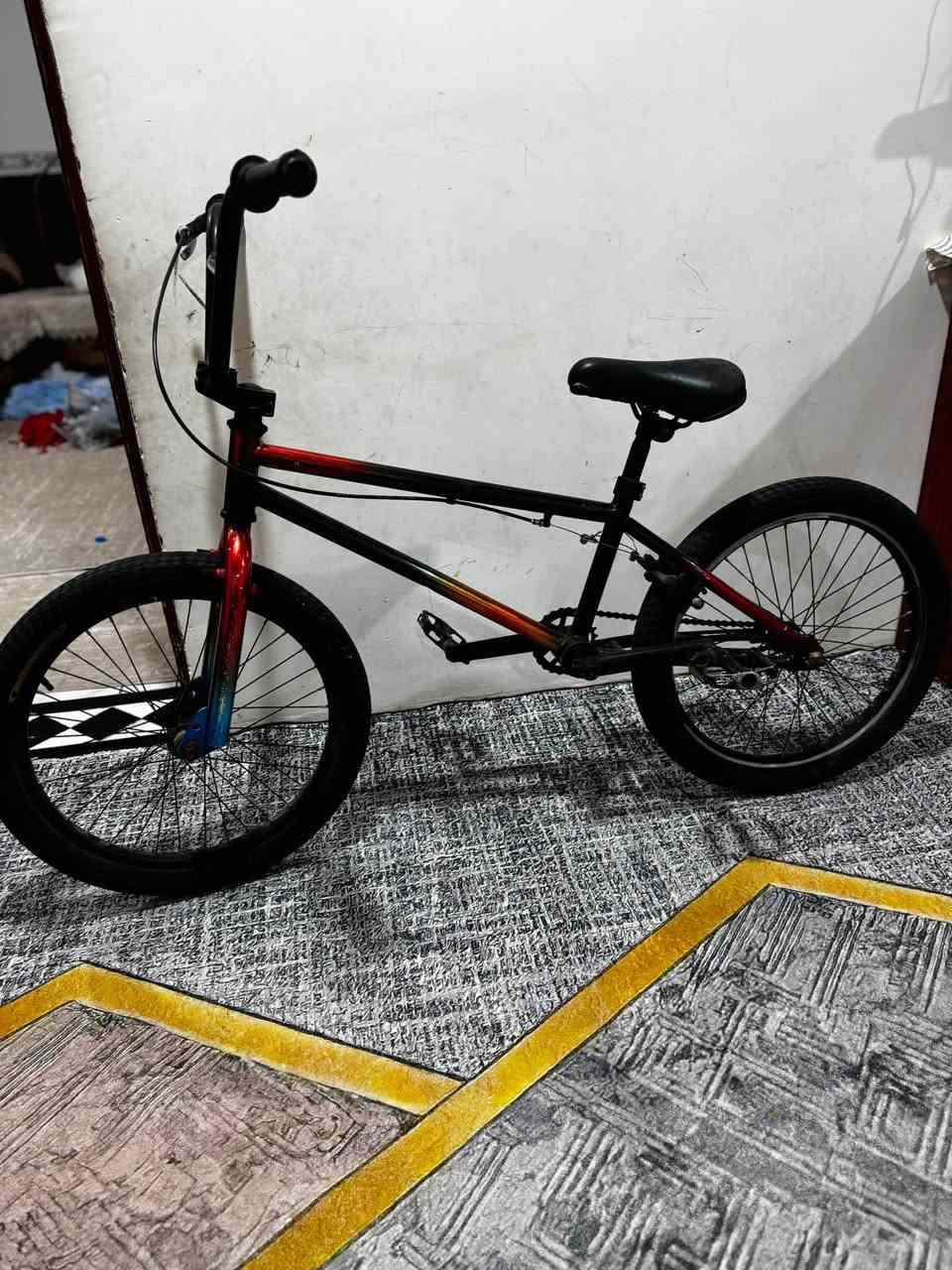 بايسكل BMX20 سبع الوان مستخدم نظيف السعر 250 وبي مجال ***********
