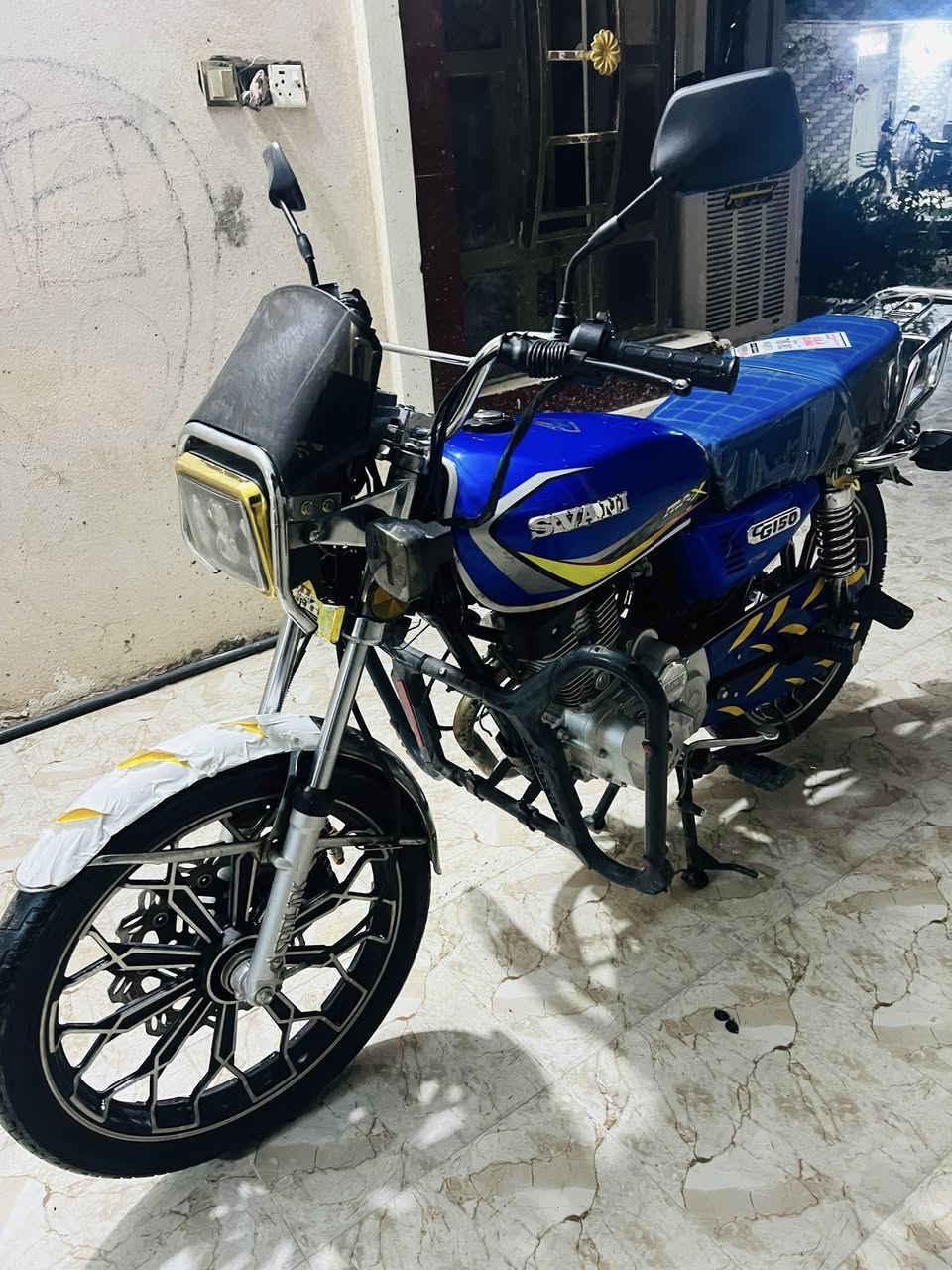 السلام عليكم سيفان موديل 24 محرك 150 كبس ممفتوح دراجه جاهزه من كلشي مابيه اي نقص السعر 750 وبيه مجال شي قليل العنوان الخالديه***********
