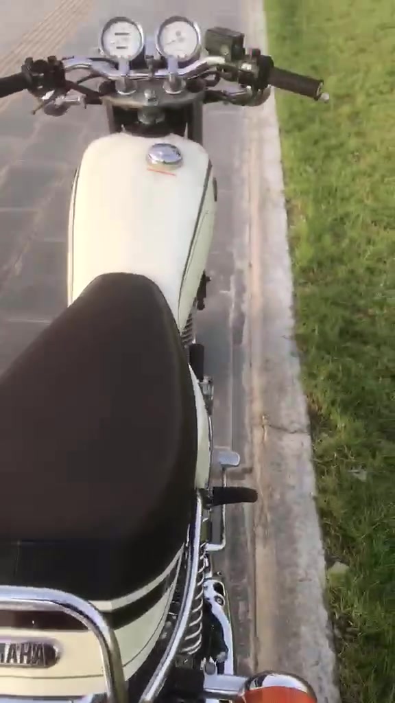 دراجة yamaha sr400
مديل 2013 نوزل حديث وارد يابان استيراد خاص
بحالة الوكالة بلادية بالكامل دخول حاوية بدون اوراق مكينة 400cc هندر بدون سلف كلاسيك***********
