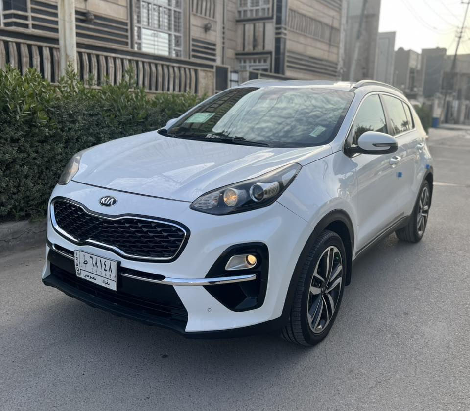 السلام عليكم 
سبورتج 2020  خليجي  مواصفات معروفه 
السياره مكفوله كفاله عامه. بس الدعاميه  فقط. 
جديده بمعنى الكلام.  برغي مامفتوح بيها.    ماشيه 81
السعر 192         للاستفسار ***********
