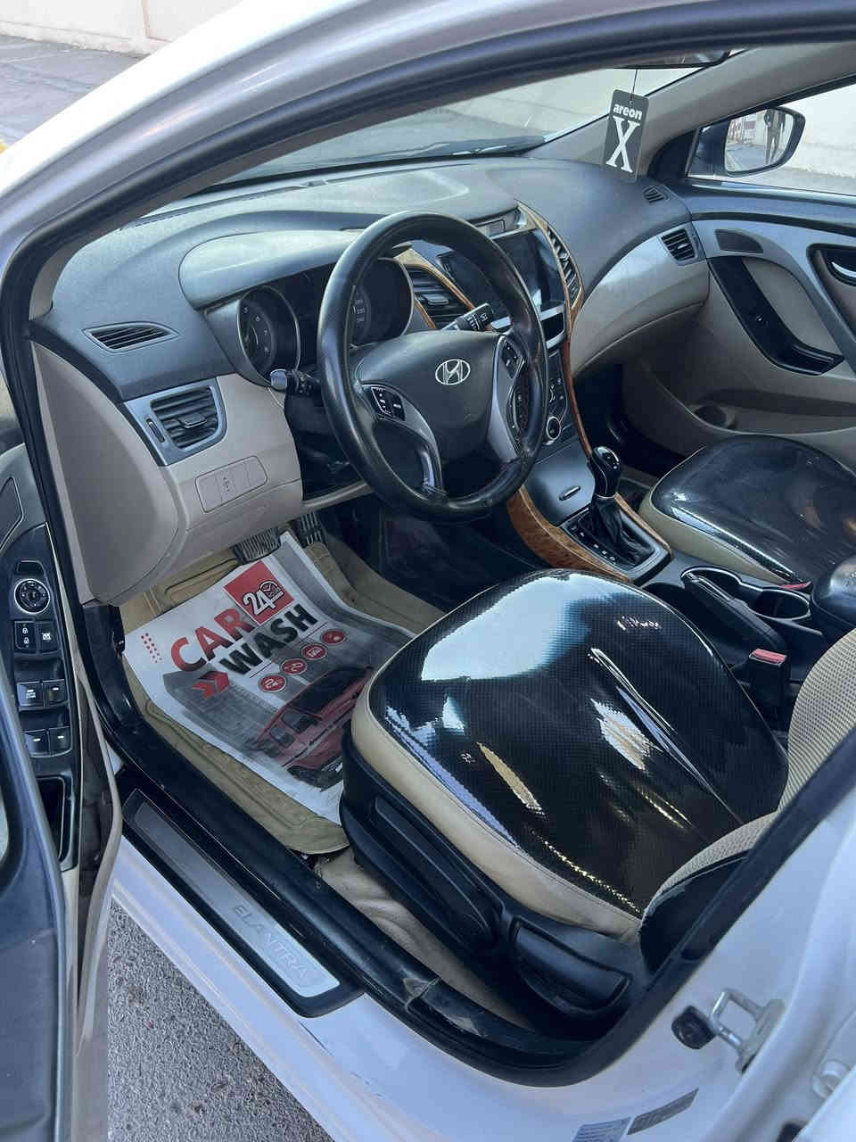 السلام عليكم النترا. خليجي  فلول عدا البصمه 2015 رقم بغداد تحويل ثاني يوم مكينه 1800 لاتبخير ولا تنقيص كيرها جديد صدر خلفي امامي كله جديد ولا تسمع بي صوت خلاص تبريدقطعتين  شغال ثلج تدفئه شغاله داخل مدوشم. جديد. بيها صبغ جزء من البنيد اثر تكشير الفابلون وبيها صبغ جاملغ امامي صبغ اثر شخط بدون دواخل خلاص السعر 125 بيها مجال للشراي. ***********
