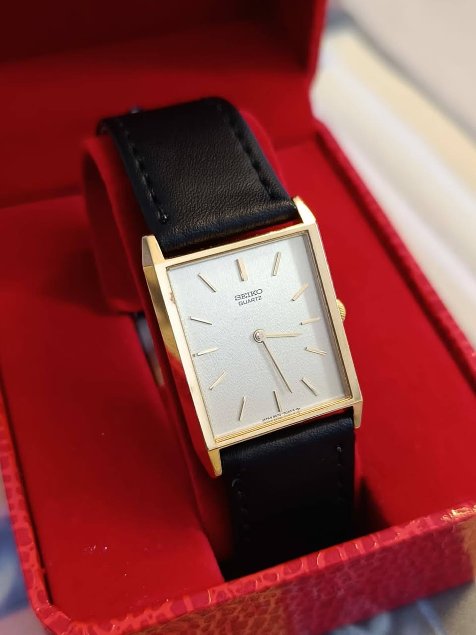 السلام عليكم مجموعة ساعات للبيع كلمن وسعره للاستفسار خاص او على الرقم ***********
