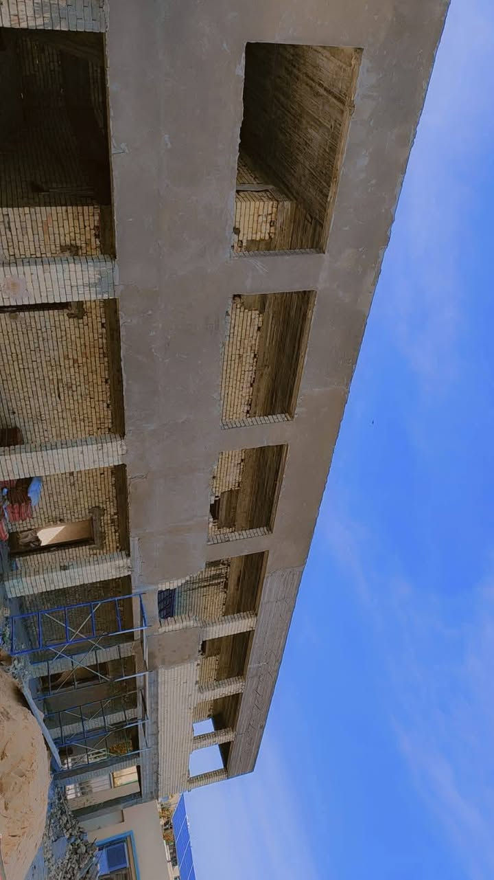 السلام عليكم لباخ متفرغ حالياً 
 لط المتر ب 2000  
جص المتر ب 4000 
 سمنت تصفير مساطر سيراميك المتر ب 7
  سمنت جراره ونثر  المتر ب 6
سمنت سقل المتر ب 6
 لط خارجي المتر ب 3  
  مكاني النجف الكوفة حي ميسان مراسلة الصفحه او الاتصال ع الرقم ***********
