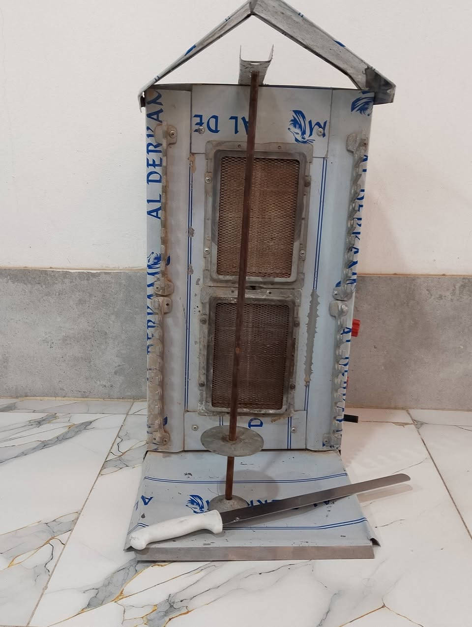 شواية مال كص نارها عاليه كلش حلوه جديده مامستخدميها ولا مره تجي وياها سجينتها سعرها 75 سبب البيع جان عندي مشروع وماصار تفيد اهل المطاعم وللبيت ايضا كلش حلوه  مكاني نجف حي العسكري نهايه شارع السبيس


**إذا كنت صاحب هذا الإعلان وتريد حذفه لأي سبب، رجاءا أرسل رسالة إلى الدعم الفني**