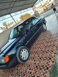 مرسيدس • موديل ٩٣ • رقم بغداد