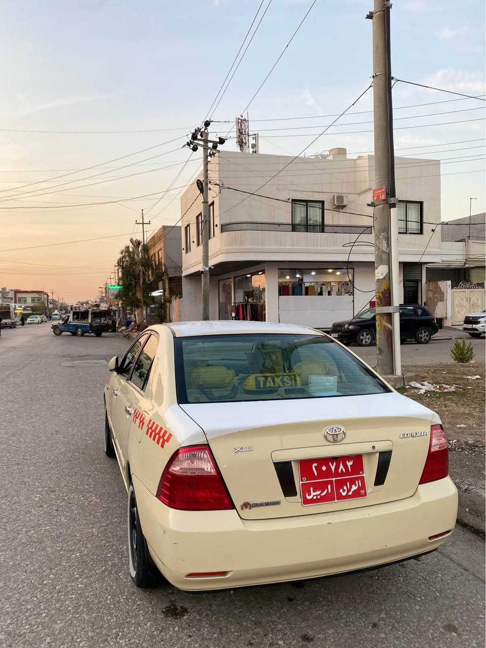 بيكاشؤ تةكسي  
2006 
مةكينة بچوك 
گير عادي 
١٧ وةرةقة غرامةي لةسةره 
جةمپي پيش و پشتي خةفيفي هةيه 
وةتسئاپ  *********** أربيل, العراق
