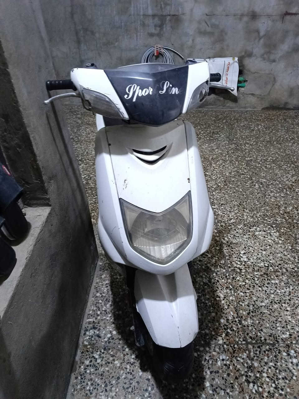 السلام عليكم عندي دراجه وطافيه مكاني ***********
