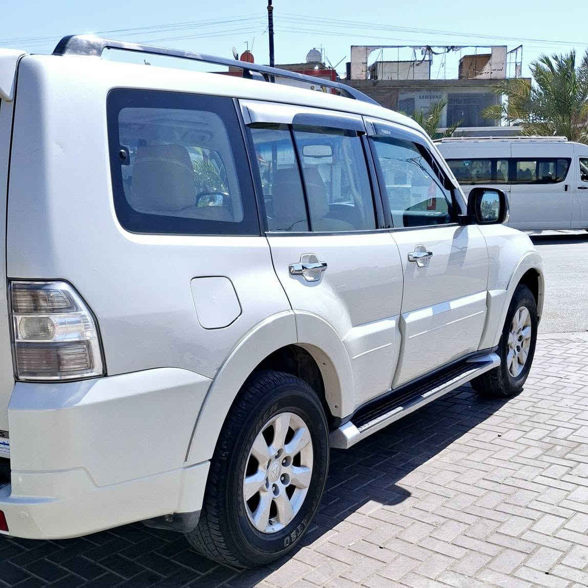 السلام عليكم باجيرو  ٢٠١٠ حبتور وارد خليجي مكفوله كفاله عامه بدون حادث بدون صبغ بدون تبديل فول مواصفات مكينه ٣٥٠٠ فتحه سقف كراسي جلد كهرباء دمام خلفي داخل عسلي صاج مرايات شفط اشاره وترحيب ثلاجه بالفرس سبعه راكب ثلاث قطع تبريد حساس خلفي كير مكينه مكفولات صدر أمامي وخلفي نضيف السعر    ١٢٨   بيهه مجال الاتصال  *********** مكان بغداد بغداد, العراق
