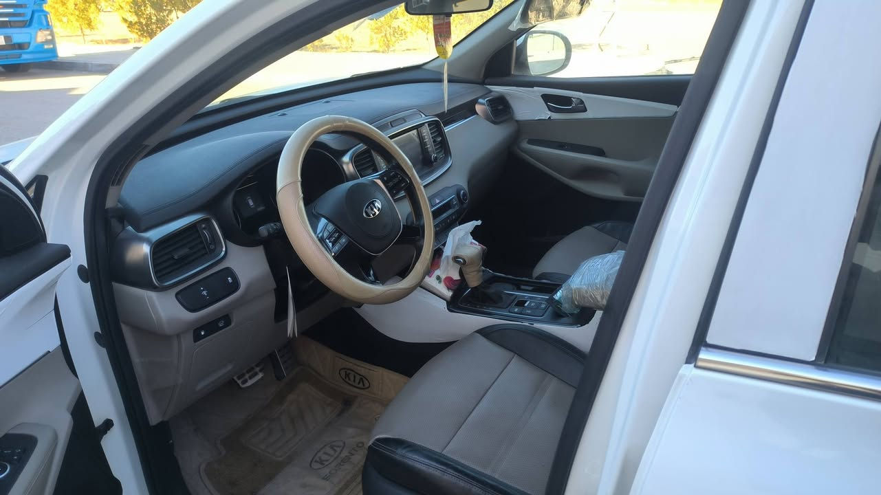 سلام عليكم
سورنتو موديل ٢٠٢٠ سياره زيرو بمعنى الكلمه ماشيه ٢٦ الف حقيقي على وضع الشركه اسبير ما نازل السياره مضمومه وفول مواصفات تحطها بلبة كلبك 
كلشي بيها على وضع الشركه من تايرات من استيكرات 
السياره ١/١ 
اربع كاميرات 
فور ويل 
هاند بريك بصمه 
كشانه تدفئه تبريد 
بانوراما
كراسي كهرباء 
كشانه جلد 
حساسات 
الي يعرف بالفول هو فاهم قصدي لان ماذكرهن كل المواصفات 
المهم السياره عارضها ٢٩٢ رقمها بغداد 
للاستفسار الاتصال بالرقم 
*********** واتساب 
***********
