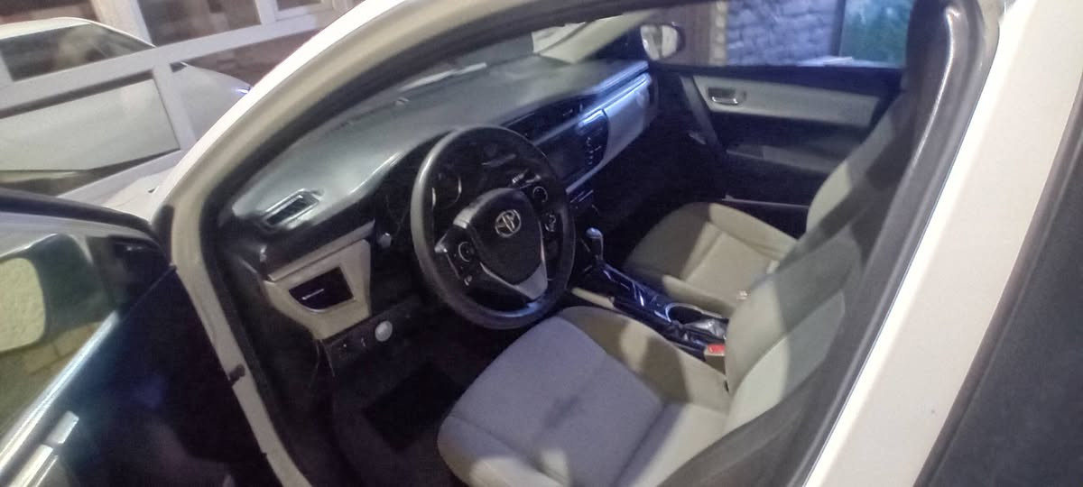 السعر ١١٨. 
كورلا ٢٠١٦ وارد امريكي بدون حادث البيع التواصل مع الرقم ***********
