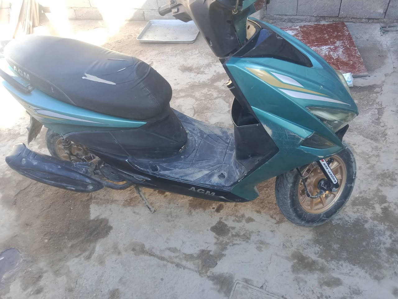 السلام عليكم دراجه اف اس حلوه ونضيفه شلعه ومعدل كهربائيات كلها شغاله دراجه جهزه من كلشي بيع او مراوس حسب القناعه السعر ٢٠٠ العنوان حله ابو غرق ***********
