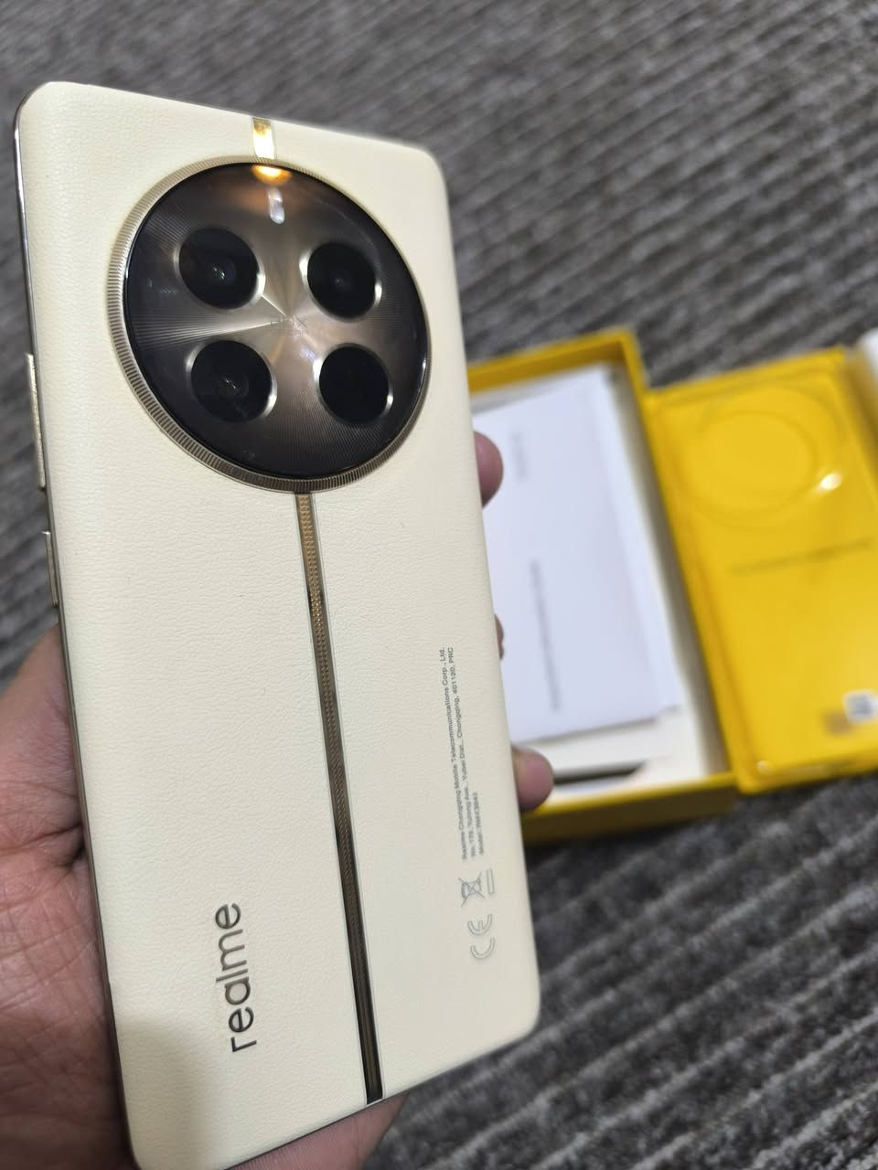 سلام عليكم جهاز realme 12 Pro G5 
ريلمي 12برو ذاكره 512 عشوائي 12
 جهاز نضيف السعر 270 بي مجال بسيط 
للتواصل خاص او اتصال ***********
