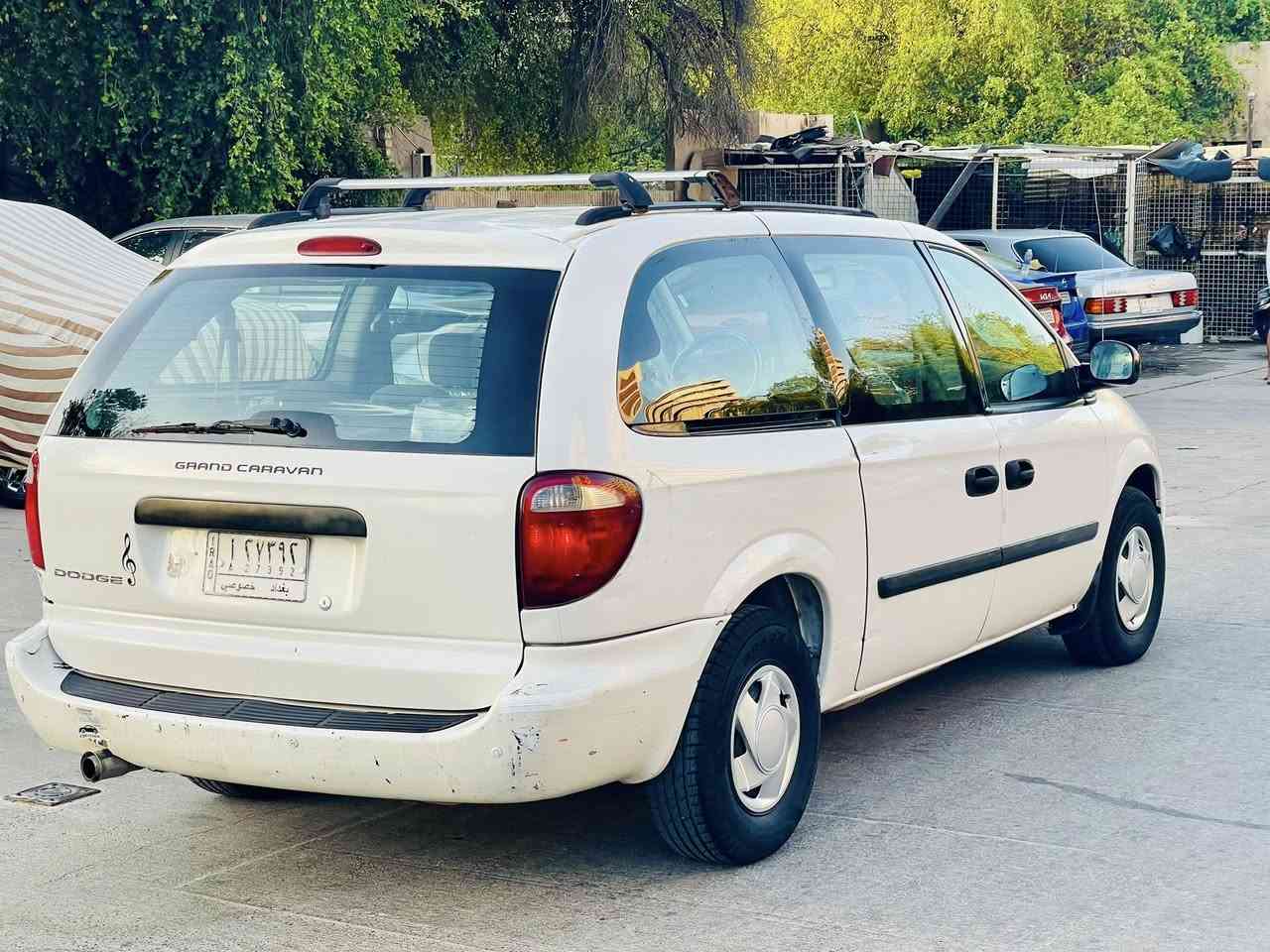 سلام عليكم 
عندي دوج 2007 للبيع 
كير مكينه بسرط وضع شركه 
تبريد ممتاز جدا جدا 
تخم تاير جديد  بطاريه جديده 
سياره نظيفه جدا معنه لكلمه 
بسمي تحويل مباشر   مكان سياره بغداد كراده مريم 
هاتف ‭***********‬  سعر 75 $
