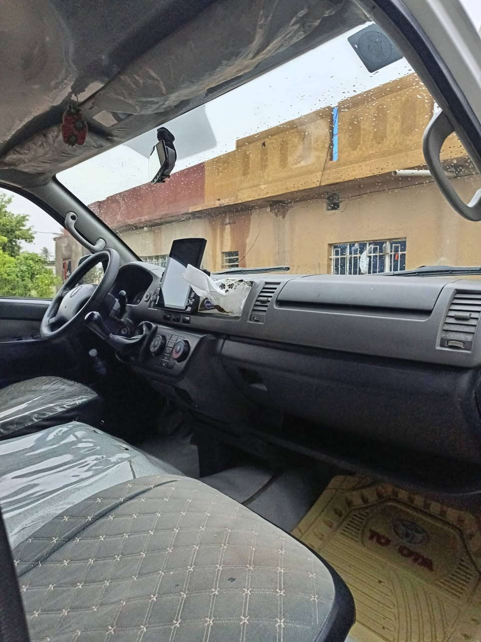 سلام عليكم جنبي اج تو عاليه 2015 سياره جديده تخم تاير جديد صدر هايسه جديد سياره بيه باد بل صندوك حك شبر. فقط وصبغ بل هلالات فقط تبريد ويه السويج رقم بغداد انكليزي دواخل جديده مكان سياره بغداد سلمان باك سعر 135 وبيه مجال اتصل وبيك خير وتدلل ***********
