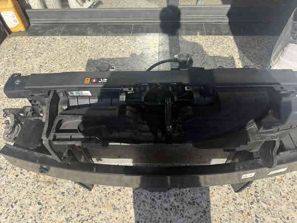 السلام عليكم
توفر اغراض ابواب وبنيد وصندوك و بدنه ودعاميه اصليه تفصيخ امريكي K4  اصلي  
جميع القطع متوفره
سوق بغداد شارع النضال القصر الابيض 
***********
