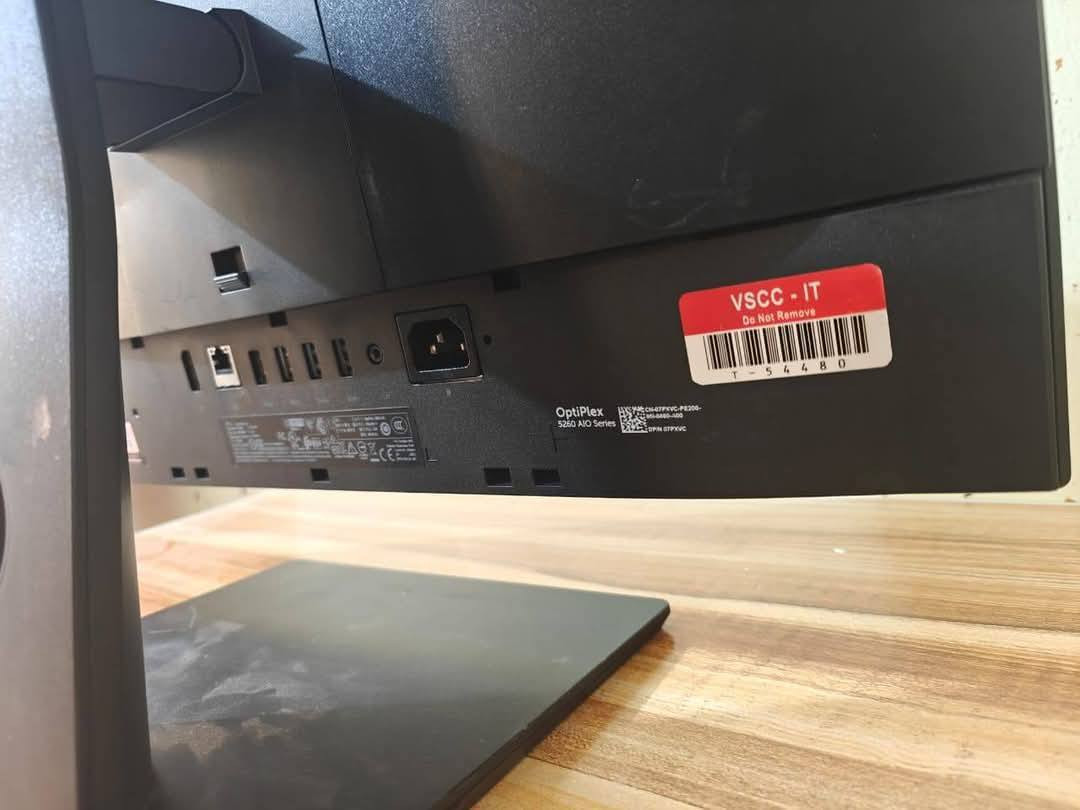 📢 عرض خاص – All in One شاشة لمس من Dell
جهاز أنيق يجمع الكيس والشاشة بجهاز واحد
يقلّل الأسلاك ويخلّي مكتبك مرتب ومنظّم ✨

🌟 عرض محدود – آخر القطع المتوفّرة!

💰 السعر: 515 ألف دينار فقط ✅

💻 الموديل:
DELL OptiPlex 5260 – الجيل الثامن 

🖥️ شاشة لمس Touch Screen
🔧 المواصفات:
• 🖥️ المعالج: Intel Core i5-8500 (الجيل الثامن)
• 🧠 الرام: 16GB DDR4
• 💾 التخزين: SSD 256GB
• 🖱️ الشاشة: 21.5 إنج Touch Screen
• 🎨 كرت الشاشة: Intel UHD Graphics 630

• ✨ الحالة: نظافة ممتازة جدًا
• 🛡️ الضمان: استبدال لمدة أسبوع

🔌 المنافذ (Ports):
• 6 × USB (منها 2 × USB 3.1)
• HDMI In & HDMI Out
• DisplayPort
• LAN (إنترنت سلكي)
• مدخل سماعة + مايك 3.5mm
• قارئ SD Card

⚙️ الاستخدامات:
✅ مثالي للطلاب والموظفين
✅ أعمال مكتبية ومونتاج خفيف
✅ مشاهدة فيديوهات ودراسة أونلاين
✅ تجربة لمس سريعة ومريحة

🚗 يتوفّر توصيل لجميع محافظات العراق
📞 للحجز أو الاستفسار:
📱 اتصال: ***********
📱 واتساب: ***********
