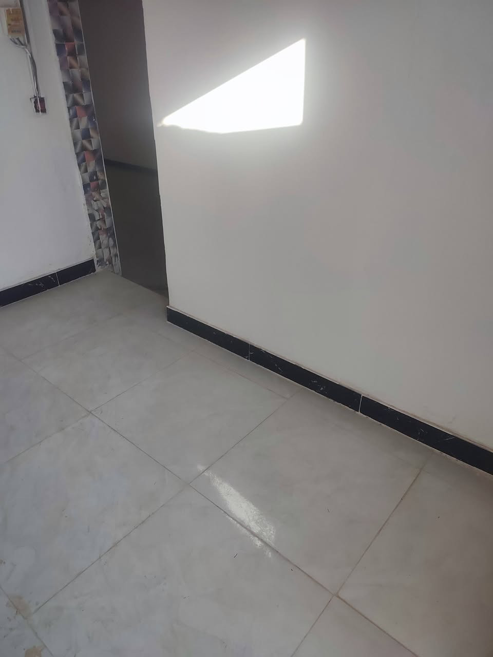 سلام عليكم بيت قصد مبادره بحي وفاء مساحه 100 طابقين يحتوي عل 3 غرف نوم طبخ صاله ستقبال شارع 15 مفتوح عل شارع 20 مال بنزيل خانه مقدمه 55 ول بقاقي مصرف قصد 100 تصال او وتساب ***********
