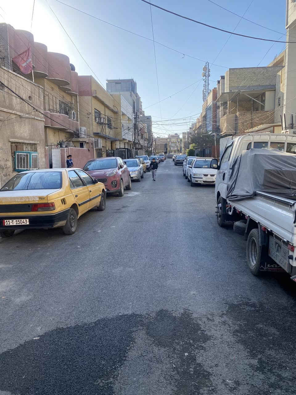 بيت للبيع بسعر مغري جدا 
مساحه 75 متر بناء 2021الطابق اللارضي 
ارضي صاله ومطبخ واستقبال وصحيات 
كراجين صغار بابين ع شارعين مع حمام خارجي 
ثاني غرفتين وصحيات 
ثالث بيتونه وسطحين
للاستفسار ***********
