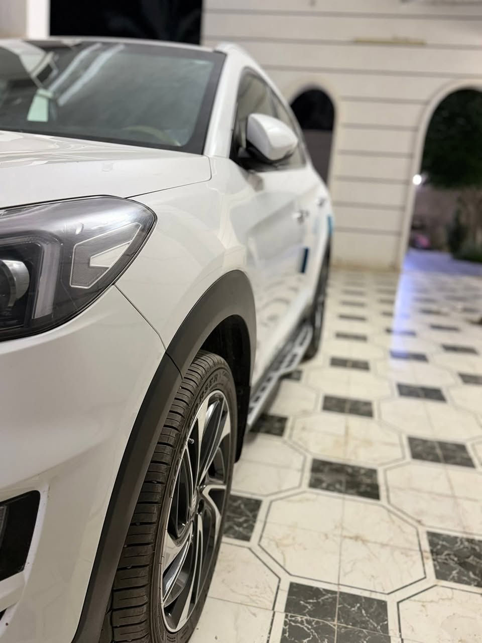 السلام عليكم توسان 2020 خليجيه 

محرك 2000 دوش

ماشيه 96 ألف بس

———————
فووول موصفات :عده البانوراما 

بصمة

مري شفط

ترحيب بل المري

خمسه ويل كب

اريل نفكيشن 

شاشه كبيره

كامره اماميه

وكامره خلفيه

حساس خلفي امامي

تبريد خلفي امامي

كراسي الامامي 2 كهرباء

البجم لد والبك لايت لد

يدات نيكل 

وباقي المواصفات

السعر  $20،000 
وبيها مجال

📞رقم صاحب  السياره :***********
