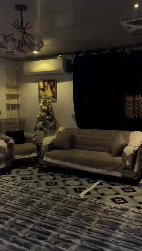 بيت تجاوز بشارع تربيه مساحته 100متر ***********
