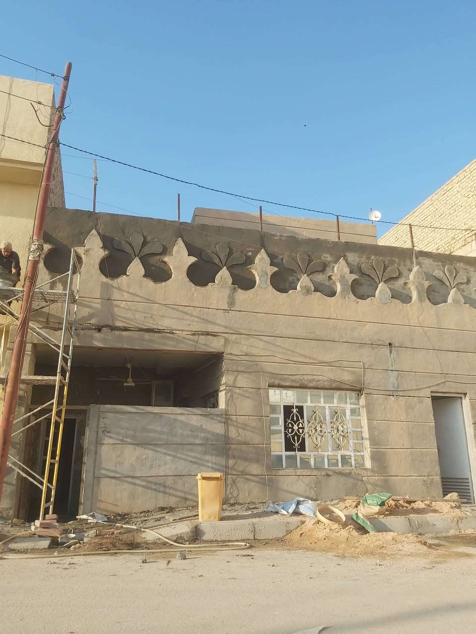 ---

🏡 الخزرجي للخدمات العامة 🛠️  
تم بعون الله… نقدم لكم أفضل خدمات ترميم المنازل بالكامل!

نحن فريق متكامل من الحرفيين المختصين في:  
🔹 ترميم الأرضيات والجدران والأسقف  
🔹 تمديدات الكهرباء والمجاري  
🔹 تصميم الحدائق والمرشات والمساحات الخضراء  
🔹 أعمال الحدادة الحديثة وتشطيبات الواجهات  
🔹 تنفيذ سلالم خارجية بجميع الأشكال

✨ جودة عالية، احترافية في العمل، وأسعار تنافسية تناسب الجميع!

📞 اتصل بنا الآن:  
📱 *********** | 📱 ***********

دع منزلك يحكي قصة جديدة من الجمال والرُقي مع الخزرجي 💚

---
