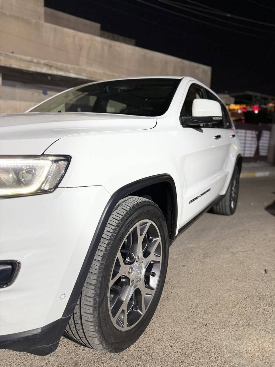 جيب 2019Limitbبلاس
خليجي وكالت هارلم مكفوله من الضربه والصبغ عده صبغ شبر بدعاميه الخلفيه وبارد بلباب المامي لبصف السايق اصبع بصبع واعله فئاه بجيب ثلاث شاشات ستيرن كهربأي كشنات خزن ومعروفه موصفات الامتاد ماشيه 59الف السعر270مكان السياره البياع ***********
