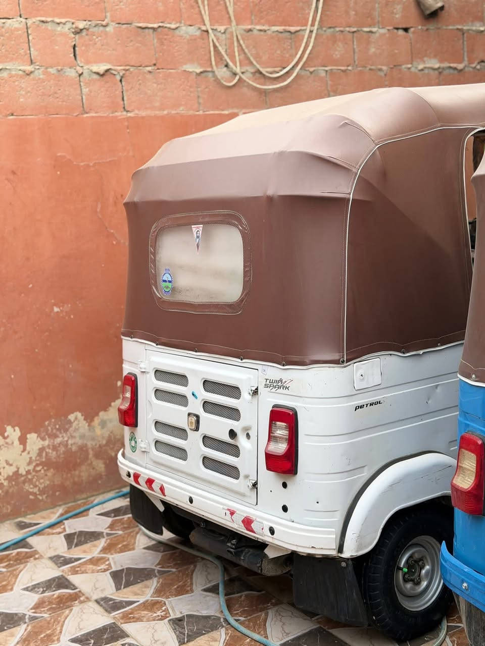 ٢٠للبيع لا صبغ ولا معجون بس دوس معمره تحويل ثاني يوم بعقوبه المفرق سعر ٦ونص ***********
