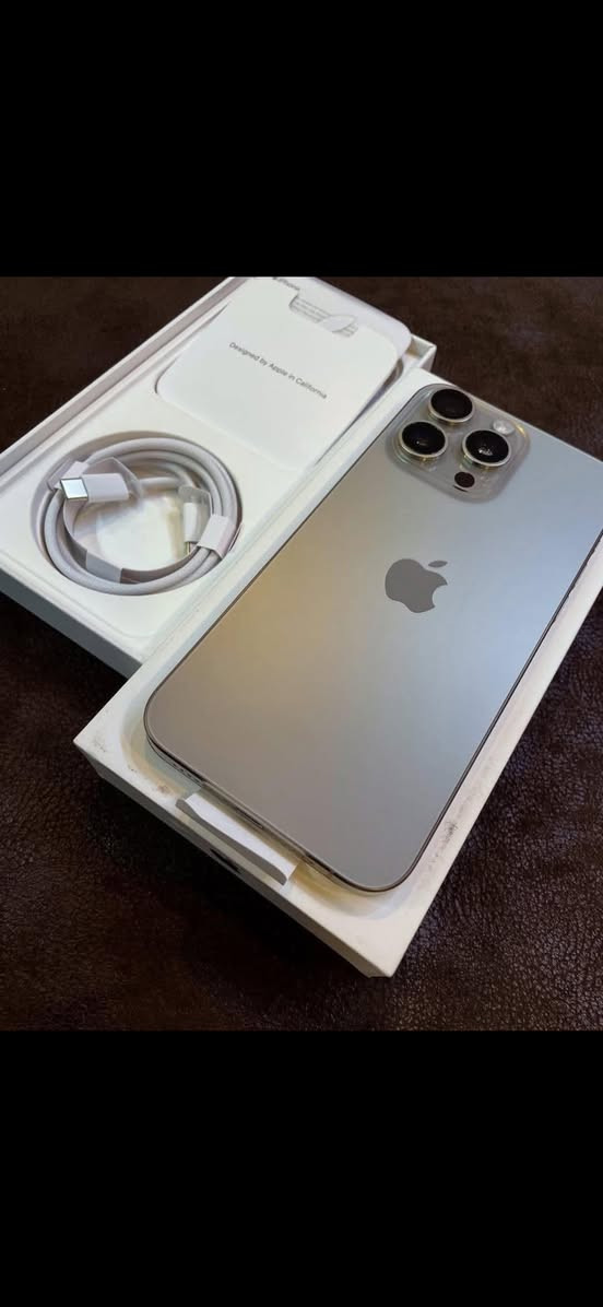 السلام عليكم ايفون 15 برو ماكس
ذاكره 256
بطاريه 100 
عدد دورات الشحن 333
الجهاز مكفول من التصليح نضيف كلش 
السعر 1100
***********
