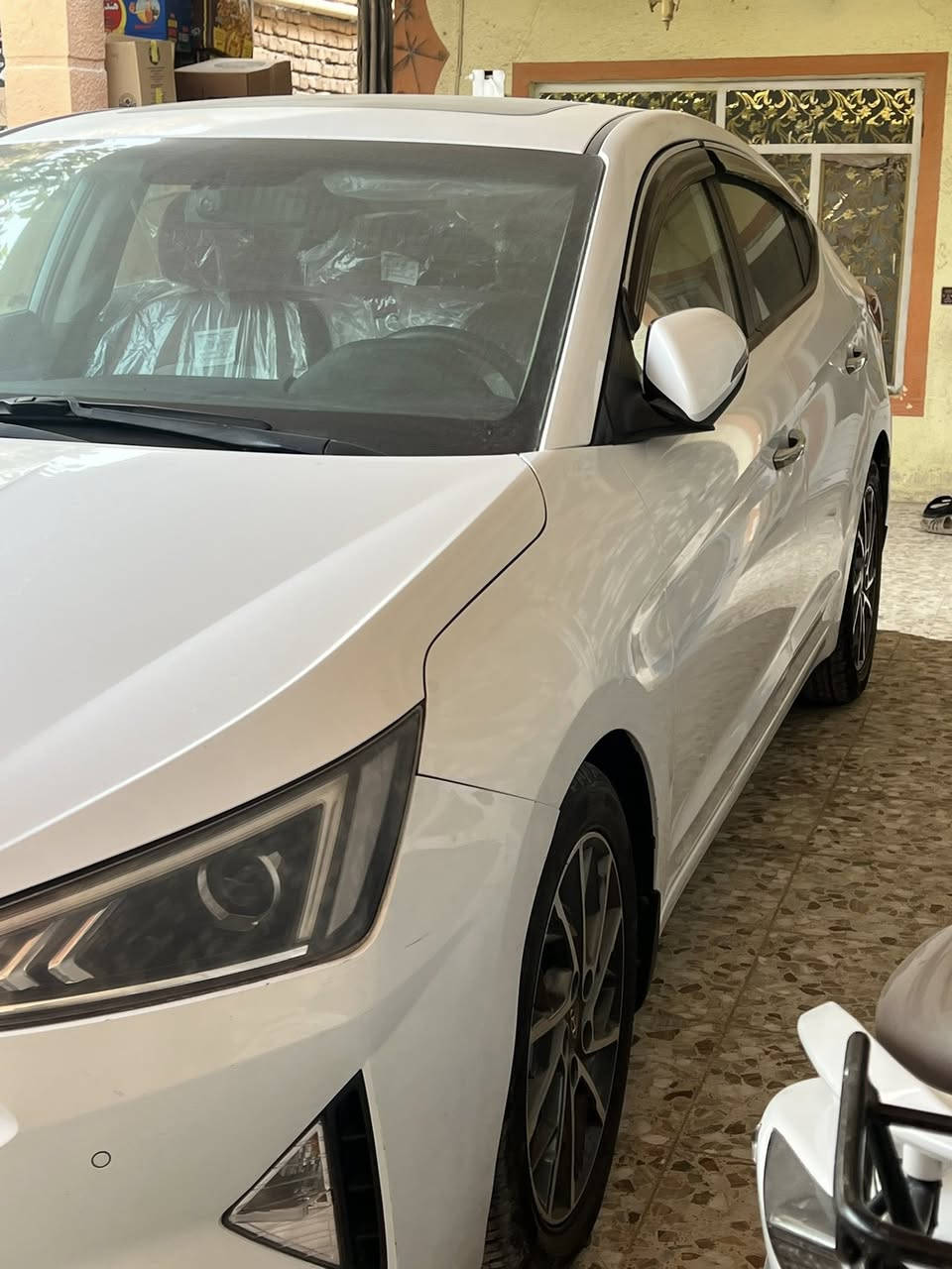 سلام عليكم 
الانترا2019شكل 2020 خليجي 
فول واحد على واحد بصمه ابواب 
ودشبول صاج 
لاد 
مري شفط 
من الاخير مفولة السيارة ماشية 120الف 
بيه كارتات قليلة اثر شخوط 
السعر 168ورقة وبيه مجال بسيط الرقم (***********)المكان بابل
