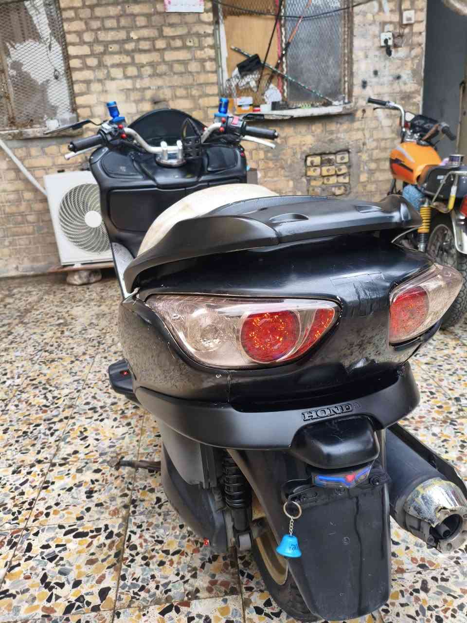 دراجه فورزه 08للبيع او مراوس  دراجه اوراق مكفوله
مراوس بوكسر اويراني حسب قناعه شرط اوراق 

08 اوراق كامله كمرك مدفوع عوزها بس ترقيم دراجه مامفتوحه نكره سلف بكل وقت دراجه نضيفه مثل بل صوره وانضف 

زنون  ستان حساس وجه بومه تايارت زوج جديد دراجه ماعوسهاا شي بس سايق 

اتصال: ***********
واتساب ***********

رجاً مو شراي لا يتصل 📵
