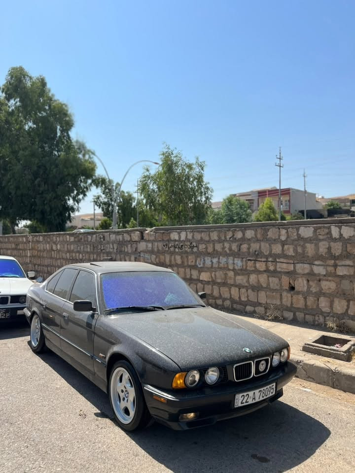 ماشاءالله تبارك الله 1991.525i فول فولي گيرعادي 
 به رمه جه شوته سپورت پوپ كورن كواتر مايل 7500 
به شه رتي قوه تي تايبه ت هه موو گياني كراوه به1995 كامل بيلادي هوك ويل M5 لايت بيلادي شتي دانسق🖤🔥
***********..***********
