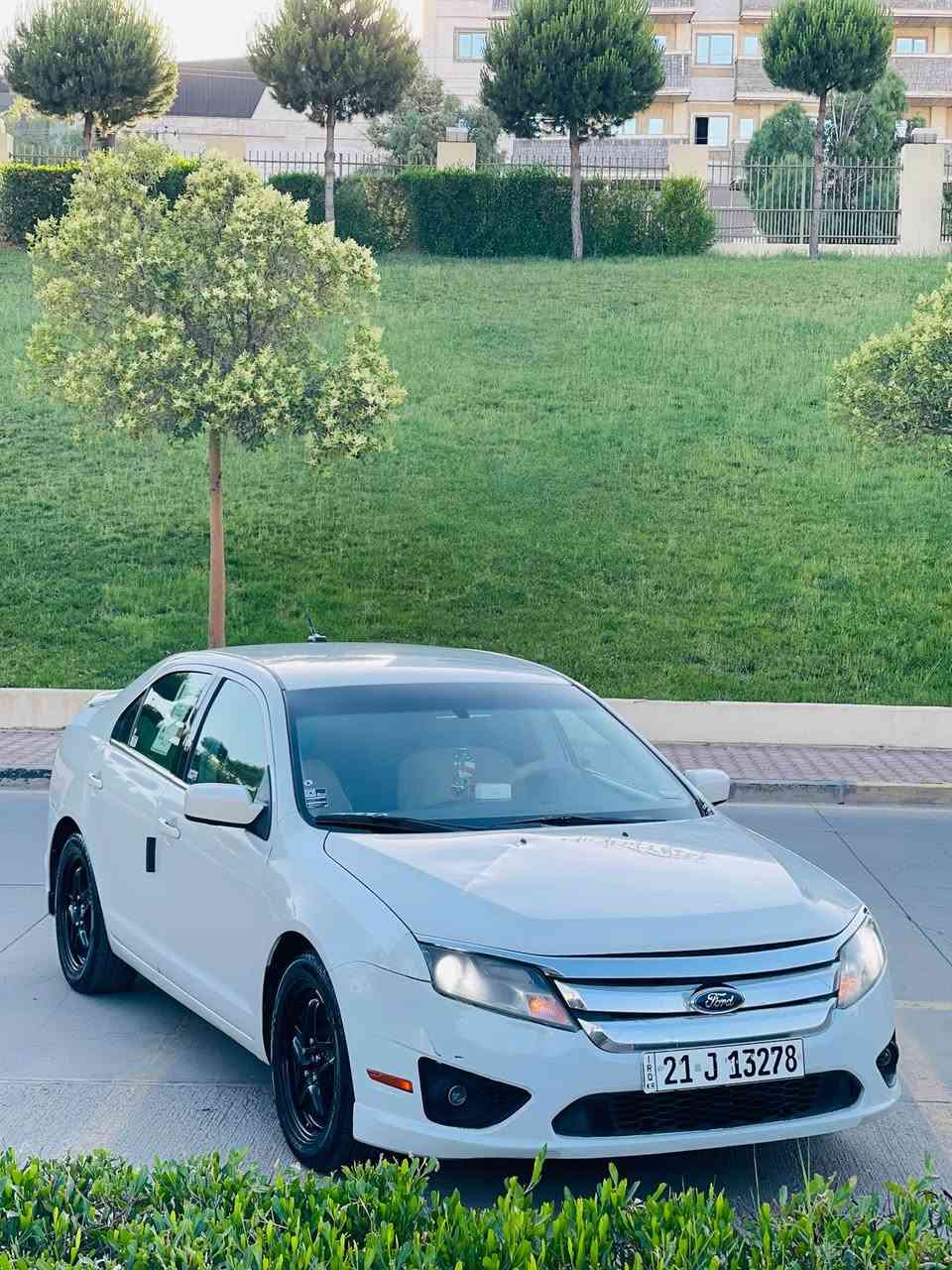 ***********
بەناوی خوای گەورە و میهرەبان 
فۆرد فیوژن 2012 ناوزەرد کوشن کارەبا حاسە لایت ئاوتۆ و کارەبا گێر ئۆتۆماتیک و عادی سویچ کۆنترۆل سیستەمی موکەبەری سۆنی زۆر مواسەفاتی تر
مەکینە شەش پستۆن زۆر بەقوەت و کەم مەسرەفە
تایە و باتری تازەیە سەنەوی تا 2029 تازەیە
دوو پارچەی بۆیاخە بێ ناوگرت و ئێرباگ
نرخی 78 گەڵا
لە سلێمانیم
*********** السليمانية, العراق
