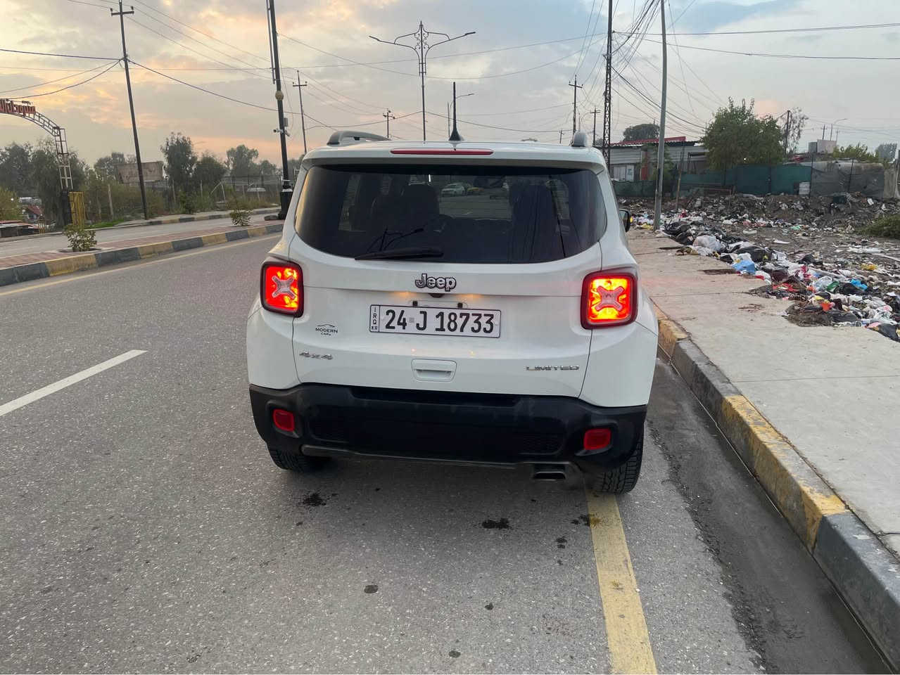 سلام عليكم بيع او مراوس حسب القناعه 

السيارة : جيب رينيجيد

 الموديل : 2021

اللون : ابيض 

اللوحة : دهوك 

السعر :  125$ورقه

حادث السيارة : چاملغ ايمن وباب صبغ بدون دواخل

_____________________

الــمــواصــفـــات  فول عدا الفتحة:-

{1} بصمة تشغيل + ابواب

{2} شاشة كبيرة  

{4} انضمة قيادة : اوتو

{6} كامرة خلفية دوارة مع الستيرن 

{7} لد نهاري 

{8} محرك 1300 تيربو 

{9} سايد بريك بصمة 

{10} مانع انزلاق 

{11} فول تحكم ستيرن 

{12} جام اوتو يصعد دكمة وحدة وينزل كذلك

{13} منافذ USB

كشنات جلد 

كشنات تدفية

سترين تدفية

فورويل 

للإستفسار يتوفر واتساب📞

*********** موصل, نينوى
