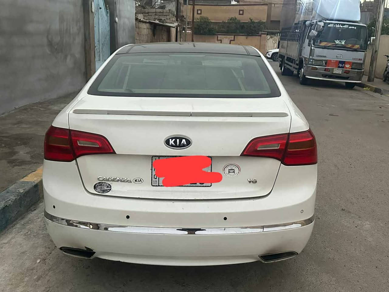 سيارة كيا كادينزا ٢٠١١ خليجي 
نص فول 
كفالة المحرك والكير ومنظومة التبريد والتدفئة 
ابيع بالعراقي ١٥ مليون وبيها مجال سيارة يرادلها شغلات بسيطة 
بيها ضربات قليله نكول ابيع حزام 
رقمي *********** Singapore
