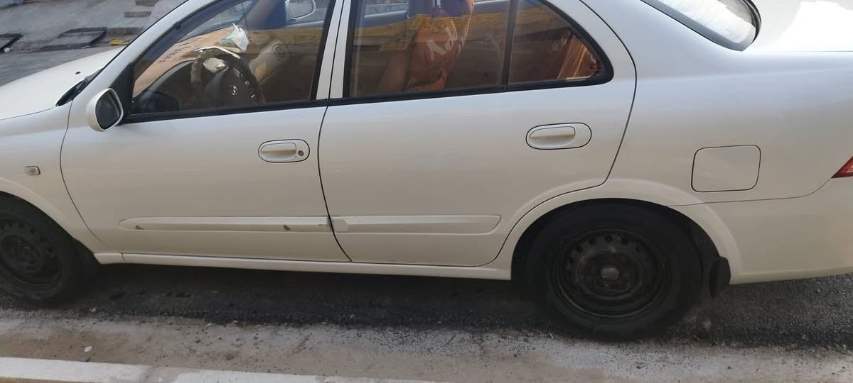 نيسان سني للبيع موديل 13
مكفوله ما عدا الي ماشر بالصورة شخطتها بالباب مال كراج وصبغته محرك كير كهربائيات كفاله تبريد تدفئه كل شي شغال السيارة على ايدي صار سنين ماشيه 194 استخدم شخصي بيها منظومه غاز شرط ترايك وين ما يعجبك 
سعرها 118 قابل للتفاوض مكاني كوت مركز المحافظة هذا رقمي*********** بي واتساب 
ملاحظة السيارة ما مشتغله تكسي ولا مستعجل على البيع الي تعجبه اهلا وسهلا بكل وقت
