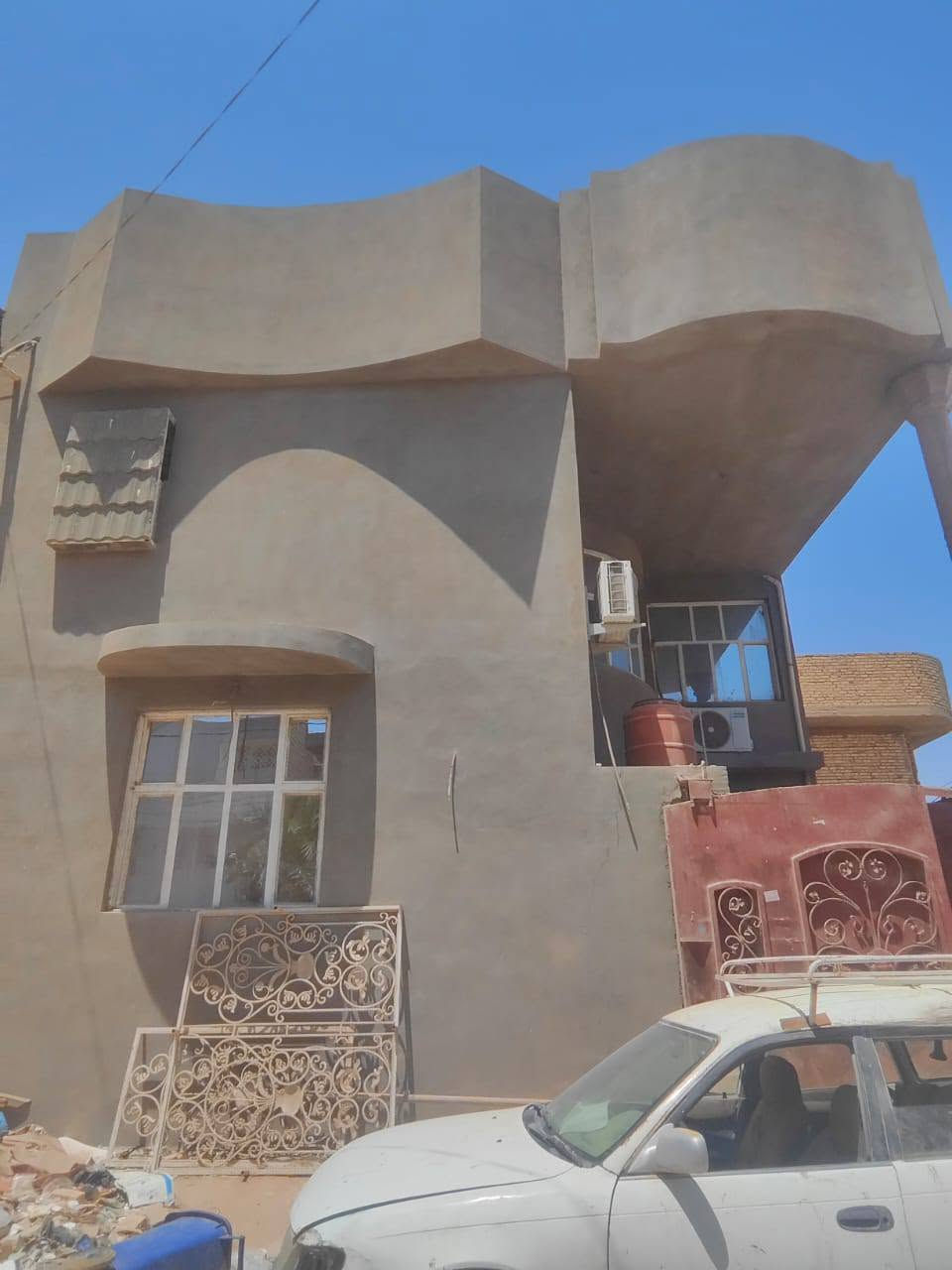 بيت مساحة 100مار مربع طابقين للبيع في حي القدس قرب متوسطة المسجد الأقصى للبنات 
استقبال وصاله ومطبخ وثلاثة غرف نوم وصحيات 
السعر المطلوب 165 وبي مجال 
للاستفسار الاتصال على الارقام التاليه أو زيارة مكتبنا الكائن في حي الانصار مقابل حي القدس قرب صيدلية الراية 
*********** واتساب 

***********

ابو زينب للعقار
