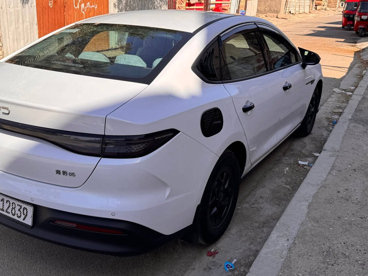 السلام عليكم 
للبيع او مراوس بسيل6

BYD SEAL 05 2025
باسمي تحويل مباشر
محرك 1.5 لتر هجين هايبرد DM-i
كامل معدات 
شاحن 
مثلث 
زي الطوارىء 
فوم التايرات

مواصفات
لد امامي وخلفي 
دخول بصمه وكارت NFC
تشغيل عن بعد
تانكي 65L
مقاعد جلد ابيض 
تبريد قطعتين
حساس تاير
حساس خلفي 
كروز مثبت سرعه
مانع انزلاق
تحكم ستيرن اربع
تحكم لايت من الشاشه
ترب للصيانه تنطيك تنبيه قبل 300 كيلو
مود قياده سبورت-نورمال-ايكو-مود الثلج
وضع التسارع
وضع EV MAX
كامرا دواره
2000 كيلو بالتفويله
55 كيلو بالشحنه
هيتر مري  
وبعد بيها مواصفات
مغلفه عازل حراري امريكي اني جايبه 150$ يعني غرفه ثلج
اي حراره للشمس ماكو 
وعليها اضافات سوادات 
 شاشه محدثه ويز و يوتيوب 
والسياره بعدها بحالة الوكاله استخدامي بانزين سوبر ومحسن
ماشيه 14.500 
بيها ملاحظة بالهلال الخلفي مصوره فقط باقي كفاله عامه 
السعر 20 مليون وبيها مجال
بغداد الدوره 
***********
