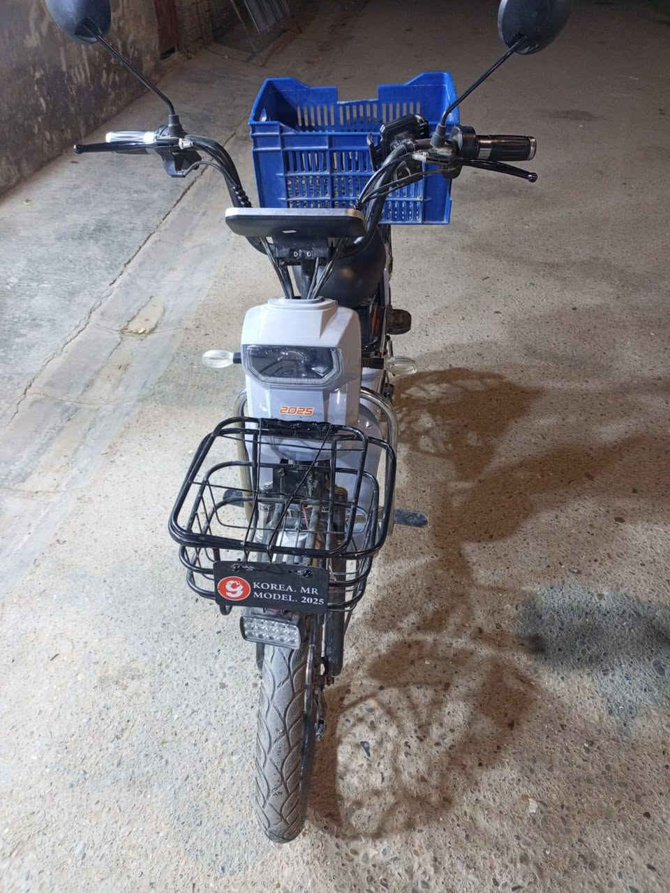 دراجه شحن استخدام قليل للبيع للتواصل ***********
