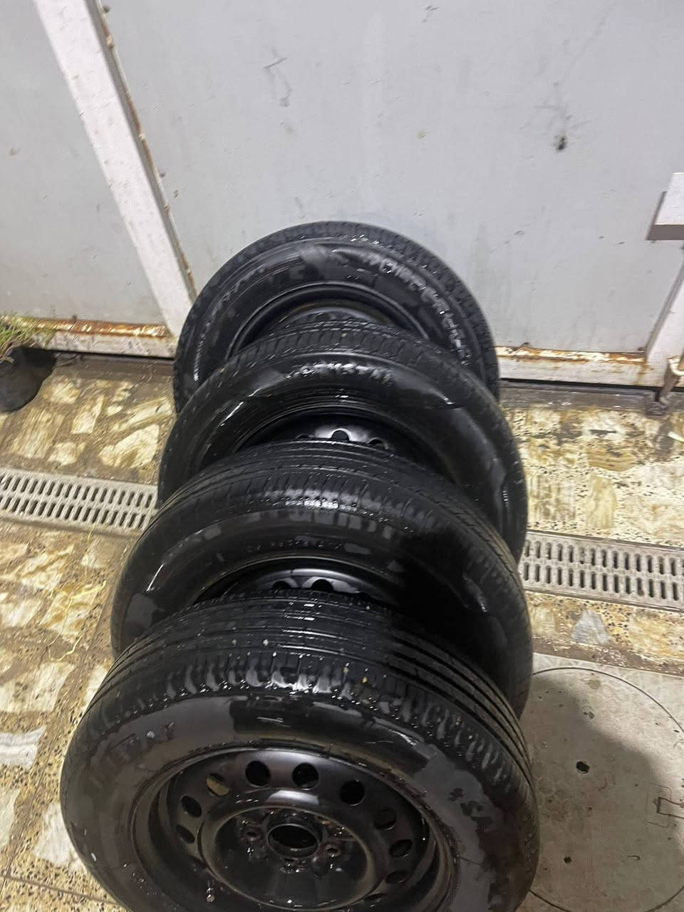 السلام عليكم تخم تاير ويل 15
مال فورتي النتره وياله اصليه 
مكاني الشعب  السعر 225
***********
