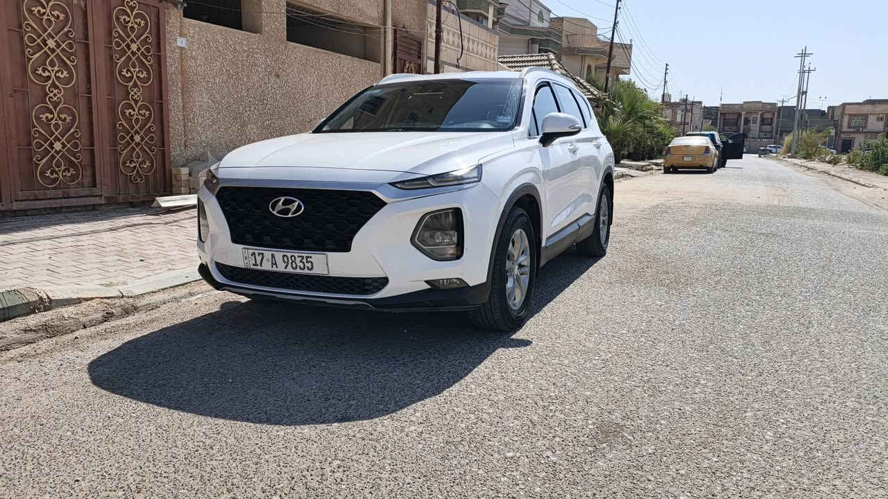 سلام عليكم
سنتافي 2019 خليجي 
محرك 6 سلندر 7 راكب 
مفتاح التشغيل بصمه والكراسي كهرباء 
مكان السياره السماوه 
السونار مرفق او بيه تكشير بل قماره وامغلف فابلون 
سعره 185 قفل 
***********
