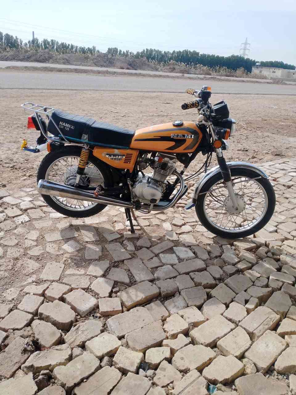 دراجه للبيع شلامجه اصل موديل ٢٠٢٣ اوراق اصولي مكاني ناصرية قلعة سكر كرهبائيات شقاله محرك مكفول دراجه جاهزه من كل شي وناعمه انه مكلف بل نشر رقم صاحبها هاذ***********
