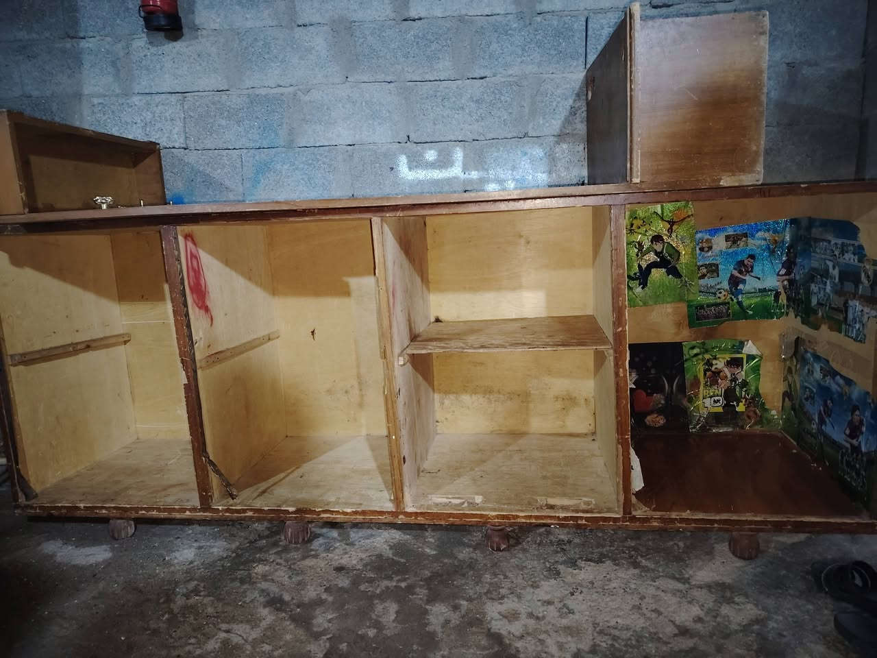 خشب للبيع بوفيه وزاويه
***********
