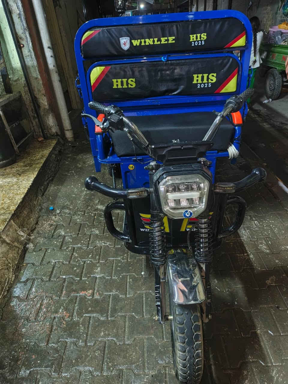 ستوته البيع  نضيفه  مثل ما واضح بصورمكاني بغداد لكفاح سعر مليون و٣٠٠ وبيها مجال +964 778 344 5995


**إذا كنت صاحب هذا الإعلان وتريد حذفه لأي سبب، رجاءا أرسل رسالة إلى الدعم الفني**