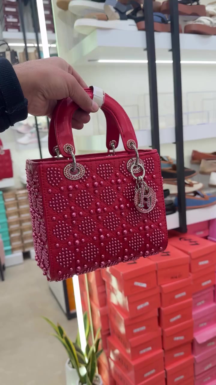 الجمال كله بهاي القطعه الماستر🥰
العنوان الموصل الزهور قرب كولدن كول
#احذية_نسائية #الموصل #shoes #موصل #موضة


**إذا كنت صاحب هذا الإعلان وتريد حذفه لأي سبب، رجاءا أرسل رسالة إلى الدعم الفني**