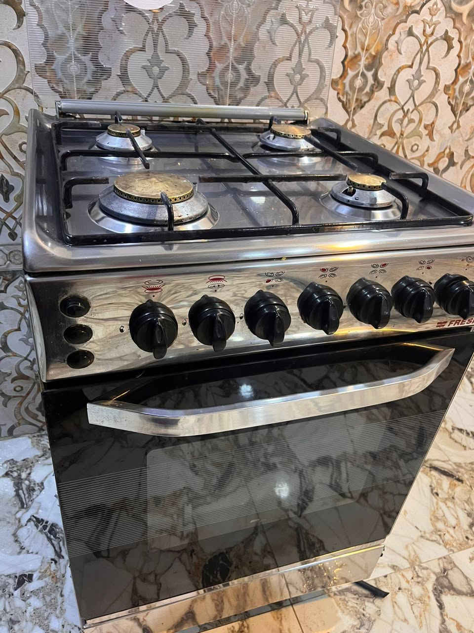 السلام عليكم 
للبيع طباخ نضيف كلش ويا مرشحه بعدها جديده ثنينهن ب١٦٠ الف 
***********
