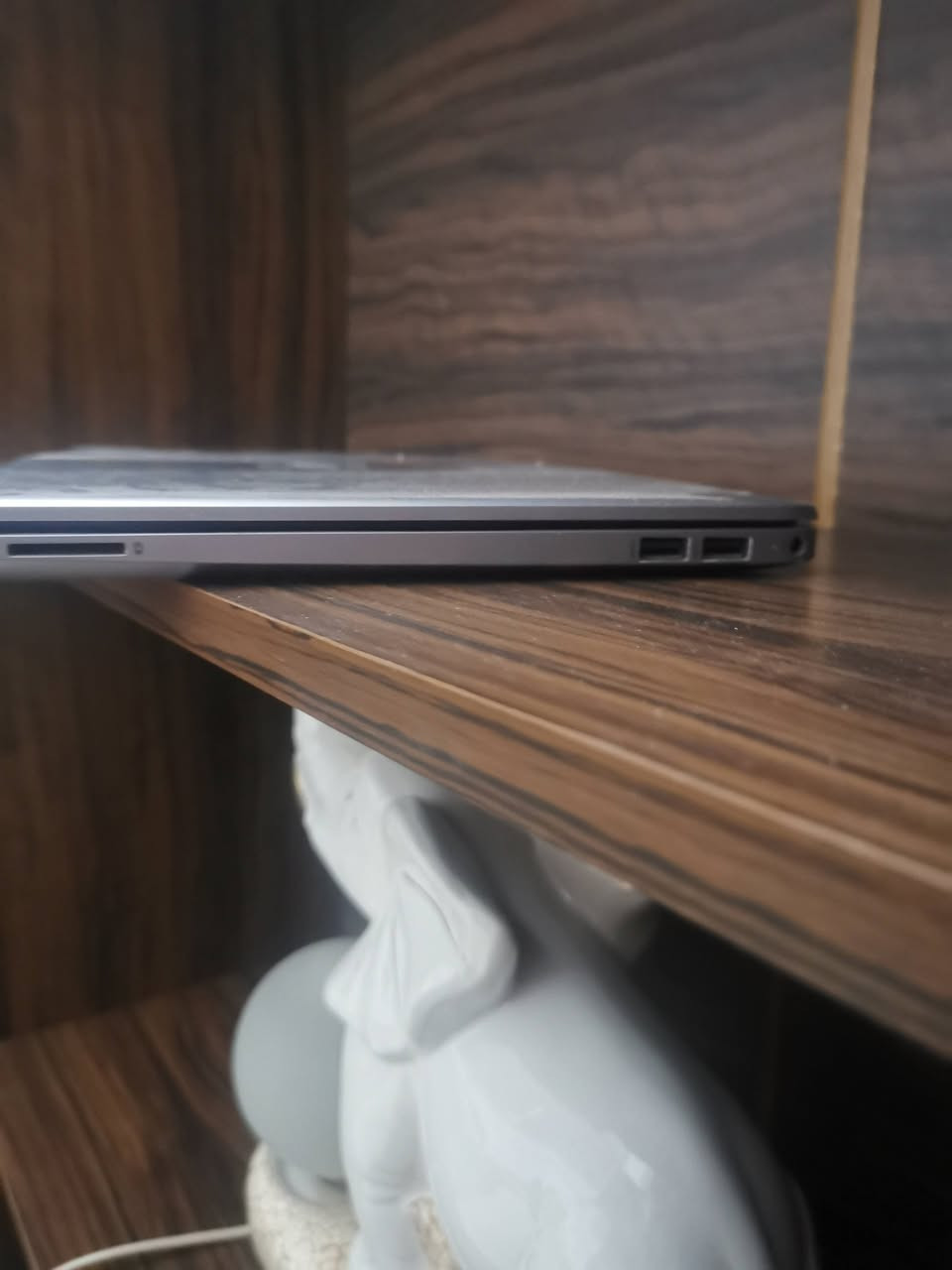 لاب توب hp الموصفات موجودة بالصور قبل 4 اشهر اشتريته للدراسة اريد ابيع بسبب ضروف اني مشتري 560 بس بي مجاال غير متواجد على الفيس *********** متوفر
