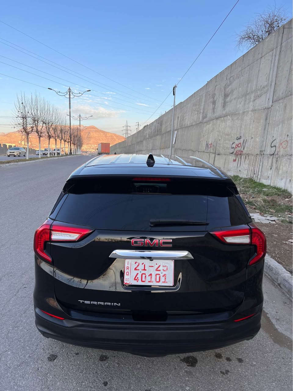 جي ام سي ( GMC ) تيران 2024 SLE 

لون السيارة اسود 

السيارة ماشية : 27 الف

السعر  : 182

بيع فقط

الضرر : بدون ضبع 

1 -اضواء امامية LED 
2- اضواء خلفية LED 
3- حساسات امامية 
4-حساسات خلفية 
5-كامرة خلفية قلابه 
6- بصمة ٤ ابواب 
7- اوتو بريك توقف ذاتي 
8- تحذير اصطدام 
9-رادار خلفي اوتو بريك 
10- رادار جانبي   
11- شاشه كبيره 
12- فول تحكم ستيرن 
13- كير دكم 
14- هاند بريك بصمه 
15-مري تعتيم ذاتي 
16- تبريد قطعتين
17- سيتم صوت جبار
18- اوامر صوتية  
19- داتا شوو   
21- بصمة تشغيل وابواب 
22 - تشغيل عن بعد 
23- نضام AWD 
24- نضام ABS مانع انزلاق
25-اوتو ستوب اطفاء المحرك في الازدحام لتقليل صرف الوقود 
26- محرك السيارة 1500 توربو  

السيارة بدون رقم تترقم شمالي دخول جديد 
  
السعر : 182

مكان السيارة دهوك

***********  كورك / واتساب دهوك, العراق
