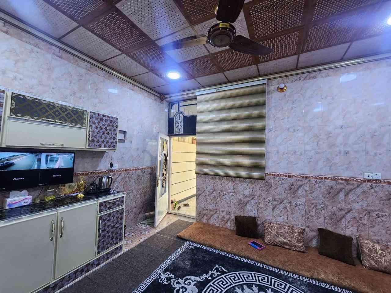 بيت للبيع طابق واحد 👇 نظيف 👇
بناء حجر -  واجهية كاملة - السطح شتايكر 
✅ منطقة القادسية الثانية
✅ شارع 8 متر مقابل حديقة
✅  مساحة 240 م
✅ طابو صرف

غرفتين نوم وصالة كبيرة واستقبــال ومطبـخ ومناور وصحيـات داخلية وخارجية وكراج للاضافة إلى صالة فوك

للأستفسار
*********** متوفر واتس
مكتب التميز للعقار في قادسية الثانية قرب الحوراء
